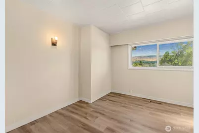 330 Roosevelt Avenue, Wenatchee, WA 98801 - Photo 22