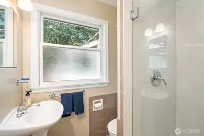 726 N 137th Street, Seattle, WA 98133 - Photo 16