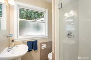 726 N 137th St, Seattle, WA 98133 - Photo 16