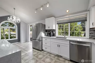 8 Lakewood Oaks Drive SW, Lakewood, WA 98499 - Photo 12