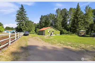 365 Black Bear Drive, Cle Elum, WA 98922 - Photo 2