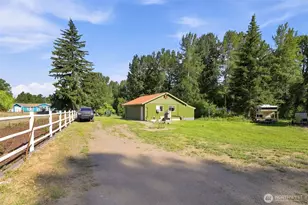 365 Black Bear Dr, Cle Elum, WA 98922 - Photo 2