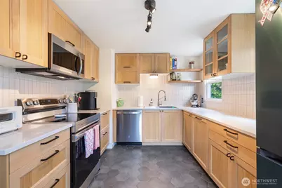 9440 35th Avenue SW, Seattle, WA 98126 - Photo 6