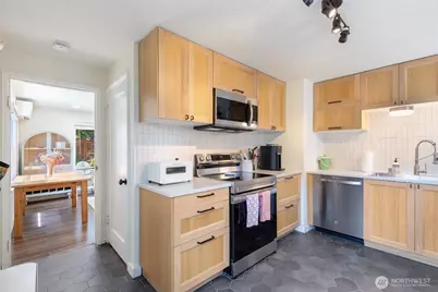 9440 35th Avenue SW, Seattle, WA 98126 - Photo 8