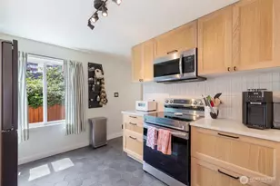 9440 35th Ave SW, Seattle, WA 98126 - Photo 10