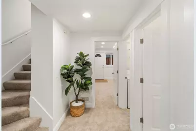 337 N 105th Street #A, Seattle, WA 98133 - Photo 8