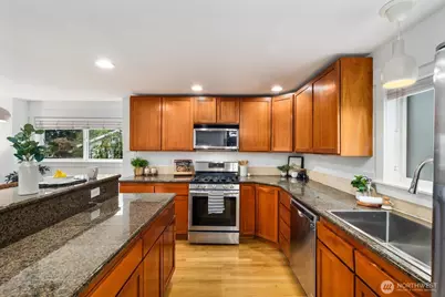 337 N 105th Street #A, Seattle, WA 98133 - Photo 16