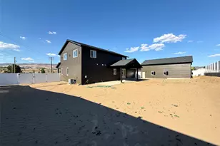 22 Benjamin Pl, Malaga, WA 98828 - Photo 36