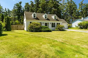 1565 SW Putnam Dr, Oak Harbor, WA 98277 - Photo 2