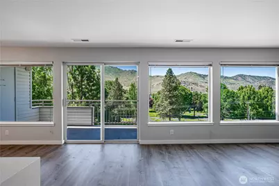 808 W Manson Highway #B202, Chelan, WA 98816 - Photo 4