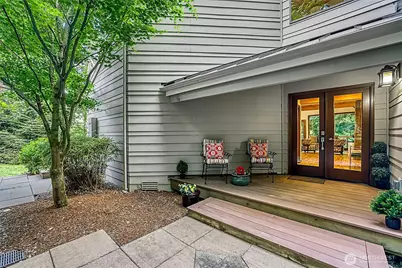13020 Squak Mountain Road SE, Issaquah, WA 98027 - Photo 2