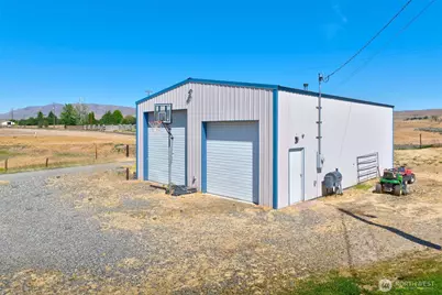 1240 W Huntzinger Road, Selah, WA 98942 - Photo 6