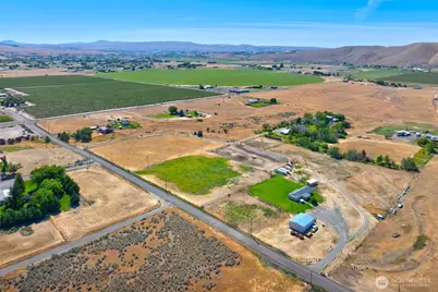1240 W Huntzinger Road, Selah, WA 98942 - Photo 8