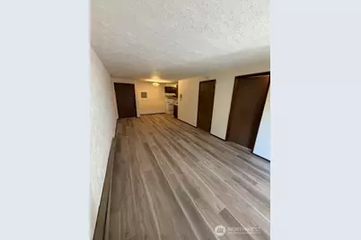 2100 N 106th Street #104, Seattle, WA 98133 - Photo 6