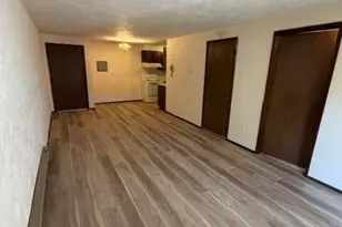 2100 N 106th St, Seattle, WA 98133 - Photo 6