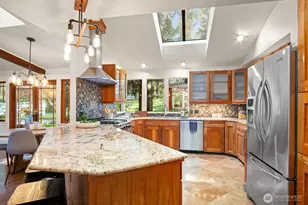 16 Bridlewood Cir, Kirkland, WA 98033 - Photo 10