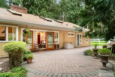 16 Bridlewood Circle, Kirkland, WA 98033 - Photo 2