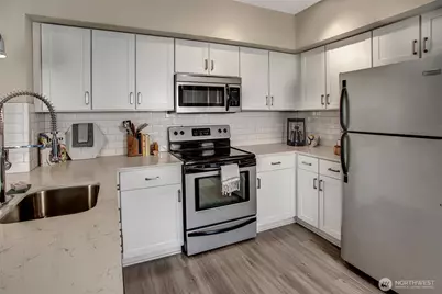 11415 Slater Avenue NE #305, Kirkland, WA 98033 - Photo 10