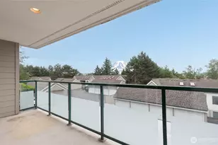 15315 Sunwood Blvd, Tukwila, WA 98188 - Photo 2