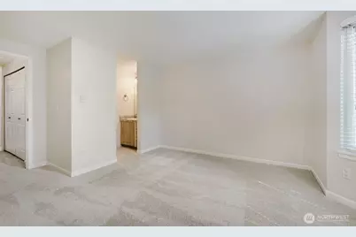 11114 NE 125th Lane #G325, Kirkland, WA 98034 - Photo 10