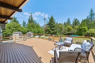 1636 Hemlock Dr, Camano Island, WA 98282 - Photo 2