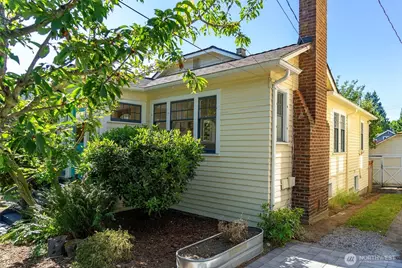 511 N 76th Street, Seattle, WA 98103 - Photo 24