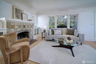 511 N 76th Street, Seattle, WA 98103 - Photo 2