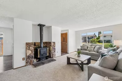 9024 E G St, Tacoma, WA 98445 - Photo 8