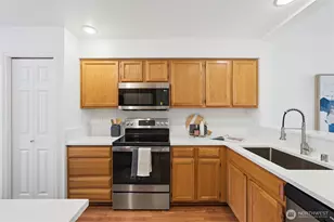 16714 Cobblestone Dr, Lynnwood, WA 98037 - Photo 6