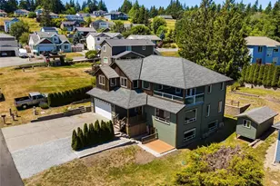 35 Lucky Ln, Camano Island, WA 98282 - Photo 2