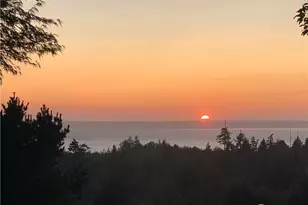 673 Majestic View Ln, Camano Island, WA 98282 - Photo 4