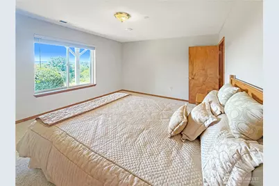 673 Majestic View Lane, Camano Island, WA 98282 - Photo 18