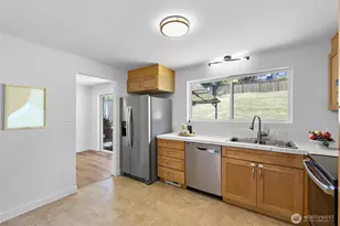 230 105th Ave SE, Bellevue, WA 98004 - Photo 8