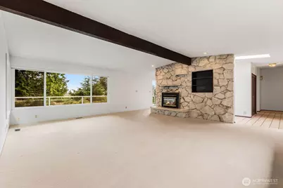 7413 Soundview Drive, Edmonds, WA 98026 - Photo 10
