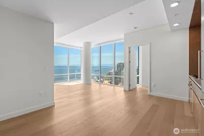 121 Stewart Street #2507, Seattle, WA 98101 - Photo 2