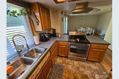 1327 S 88th Street, Tacoma, WA 98444 - Photo 6