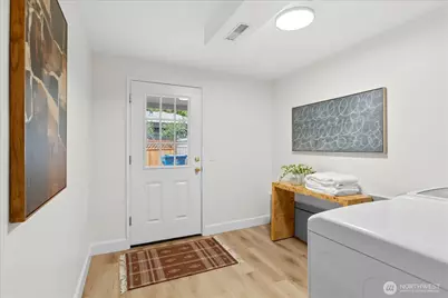 8104 Sierra Drive, Edmonds, WA 98026 - Photo 32