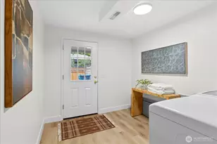 8104 Sierra Dr, Edmonds, WA 98026 - Photo 32