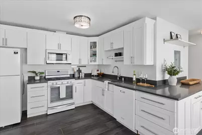 13716 Midvale Avenue N #C, Seattle, WA 98133 - Photo 12