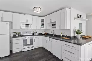 13716 Midvale Ave N, Seattle, WA 98133 - Photo 12