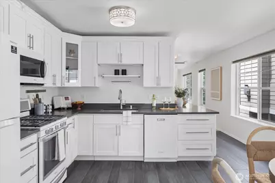 13716 Midvale Avenue N #C, Seattle, WA 98133 - Photo 16