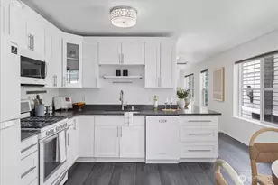 13716 Midvale Ave N, Seattle, WA 98133 - Photo 16
