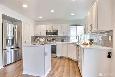 24240 SE 10th Place, Sammamish, WA 98075 - Photo 8
