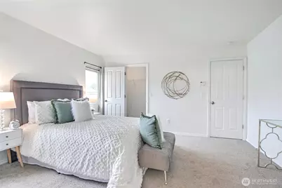 24240 SE 10th Place, Sammamish, WA 98075 - Photo 18