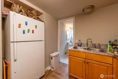 7945 9th Avenue SW, Seattle, WA 98106 - Photo 32