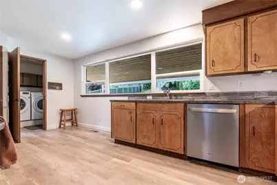 7102 48th Avenue E, Tacoma, WA 98443 - Photo 8