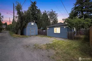9745 Evanston Ave N, Seattle, WA 98103 - Photo 30
