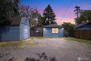 9745 Evanston Ave N, Seattle, WA 98103 - Photo 2