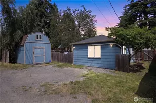 9745 Evanston Ave N, Seattle, WA 98103 - Photo 1