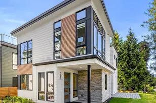 547 16th Ave W, Kirkland, WA 98033 - Photo 1